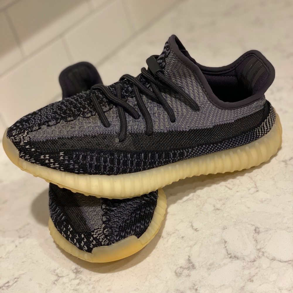 Yeezy Boost 350 V2 Carbon, gently worn. Adidas